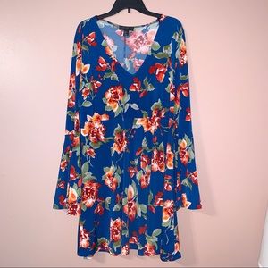 NWOT F21+ blue bell sleeve dress with red floral